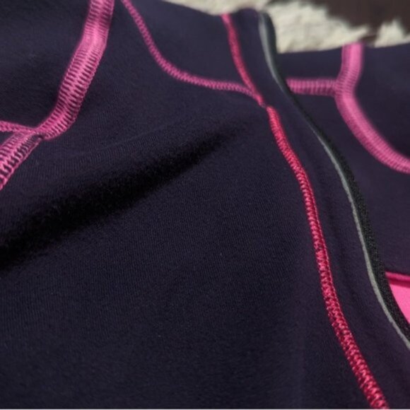 Lululemon pink reversible Run: U-Turn Pullover long sleeve shirt - Picture 6 of 7